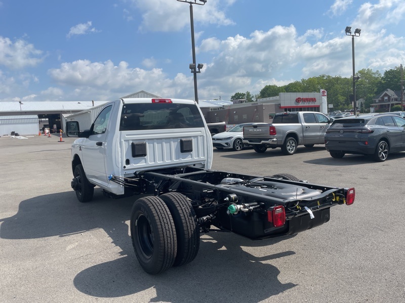 2025 Ram 3500 Tradesman photo 4