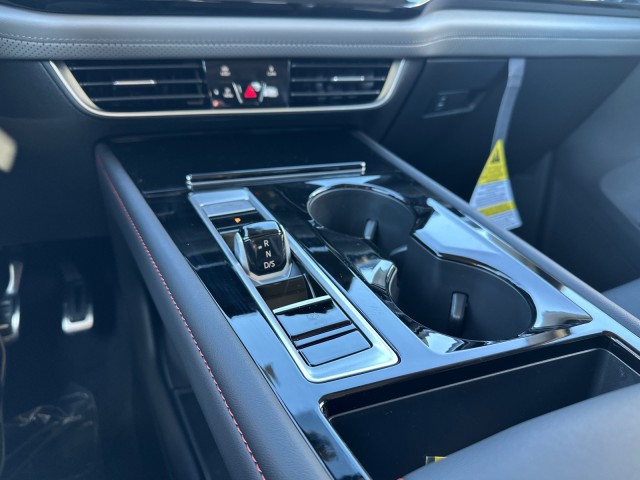 2025 Volkswagen Atlas Peak Edition photo 58