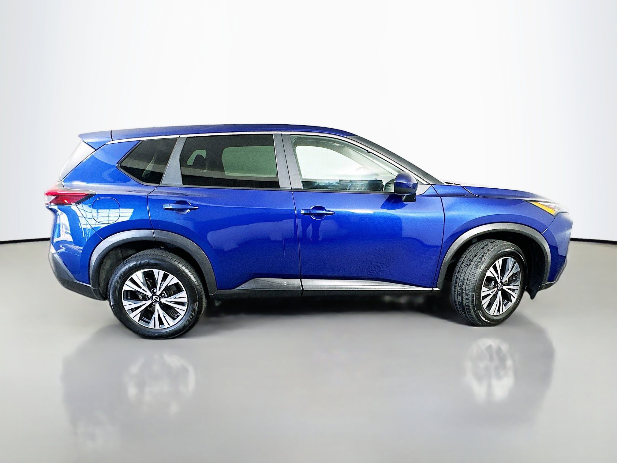 2023 Nissan Rogue SV photo 8