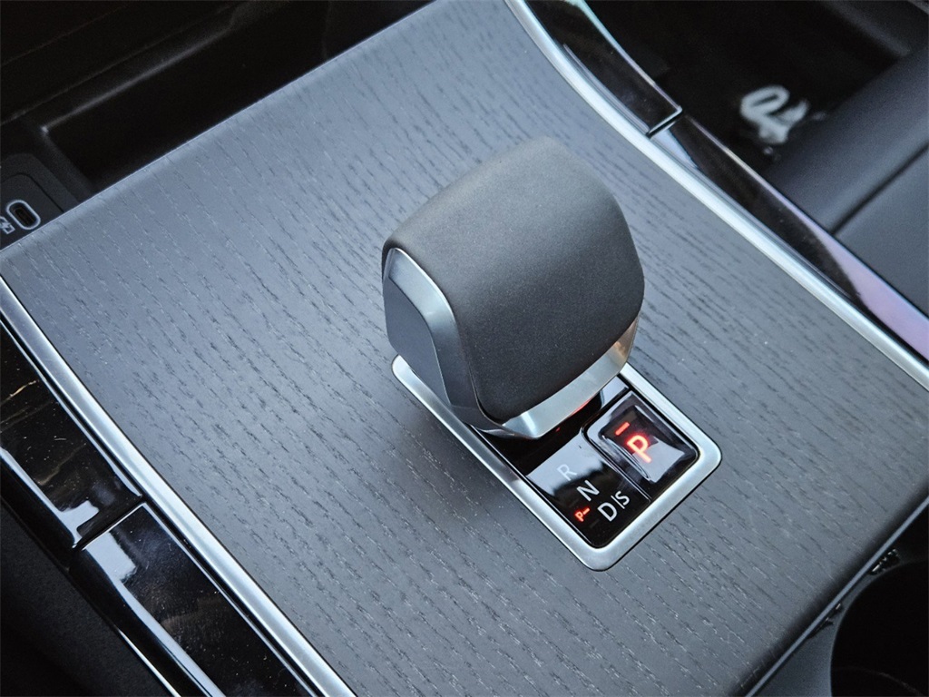 2024 Land Rover Range Rover Velar SE photo 17