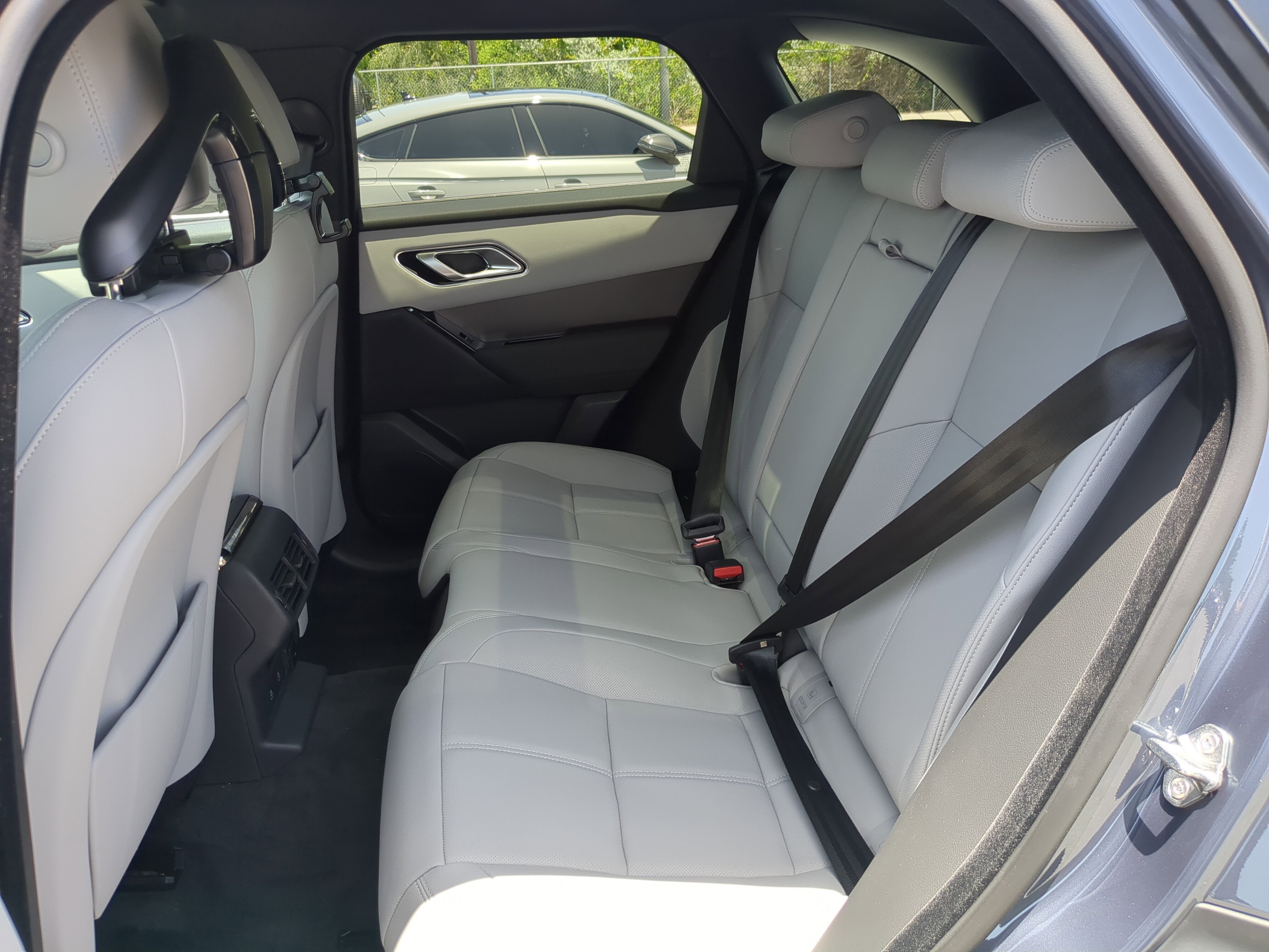 2026 Land Rover Range Rover Velar S photo 12
