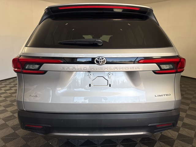 2024 Toyota Grand Highlander Limited photo 22
