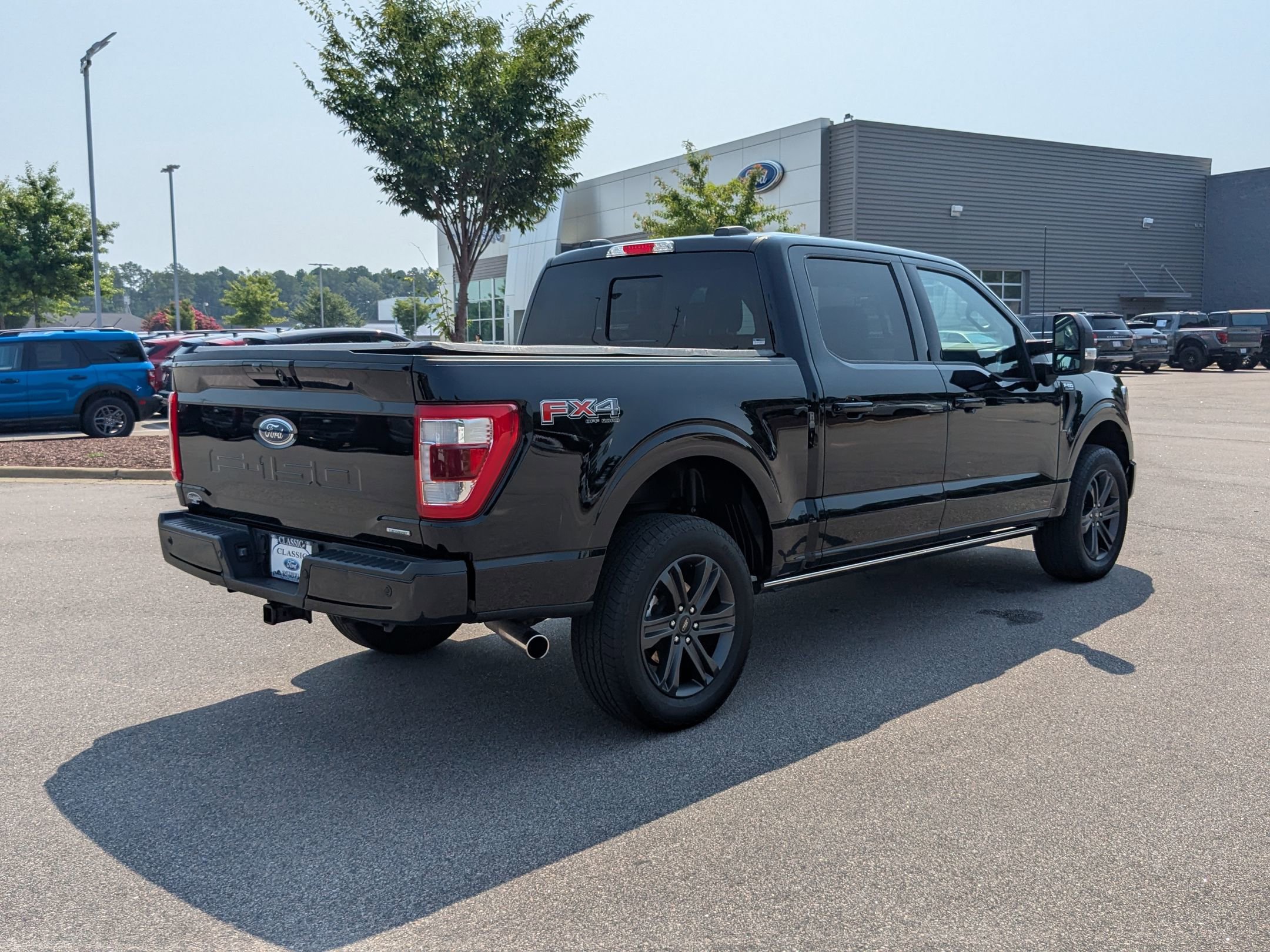 2023 Ford F-150 Lariat photo 8