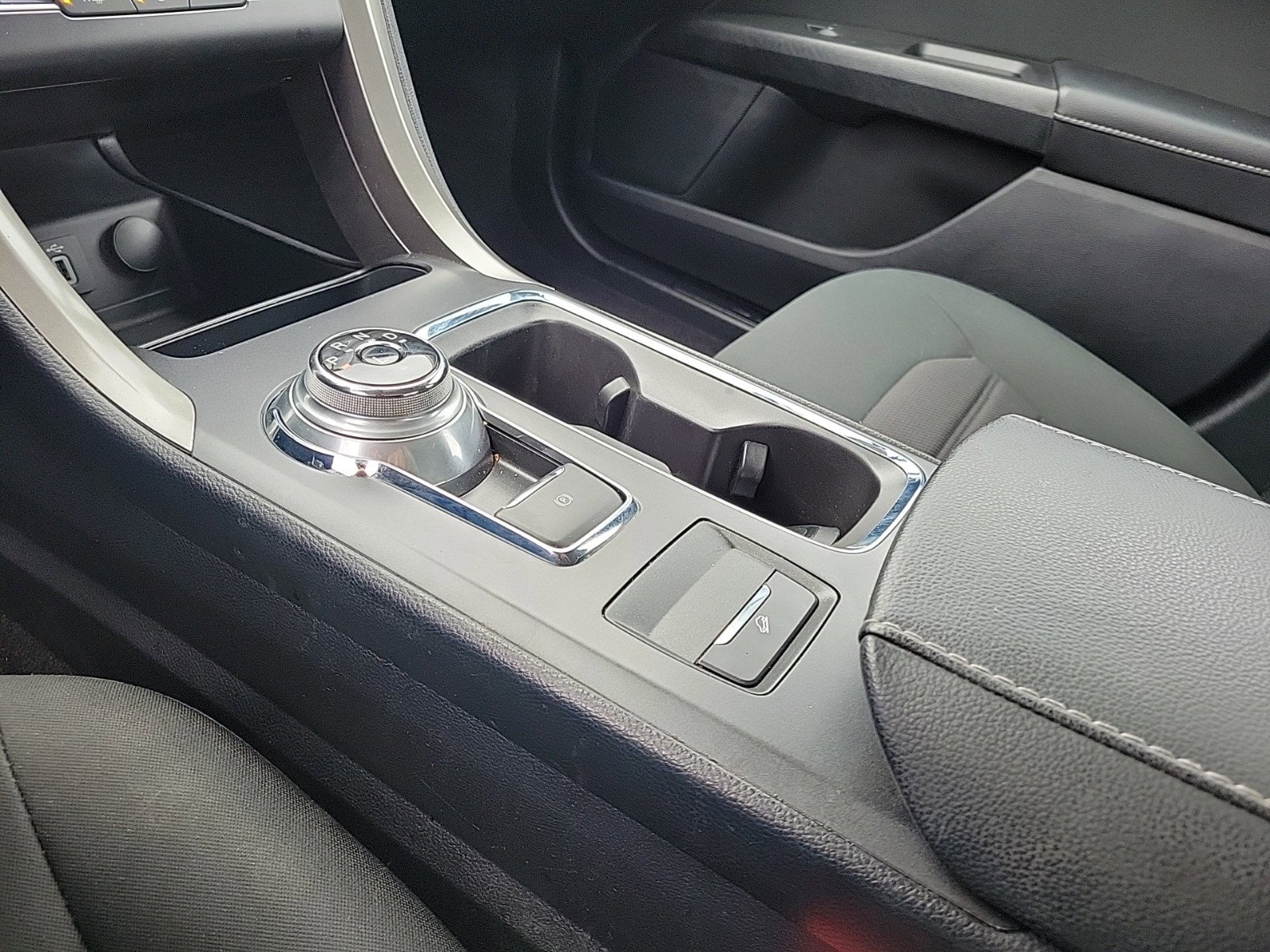 2019 Ford Fusion SE photo 25