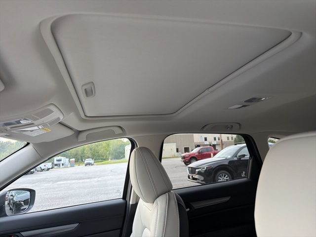 2025 Mazda CX-5 2.5 S Preferred photo 11