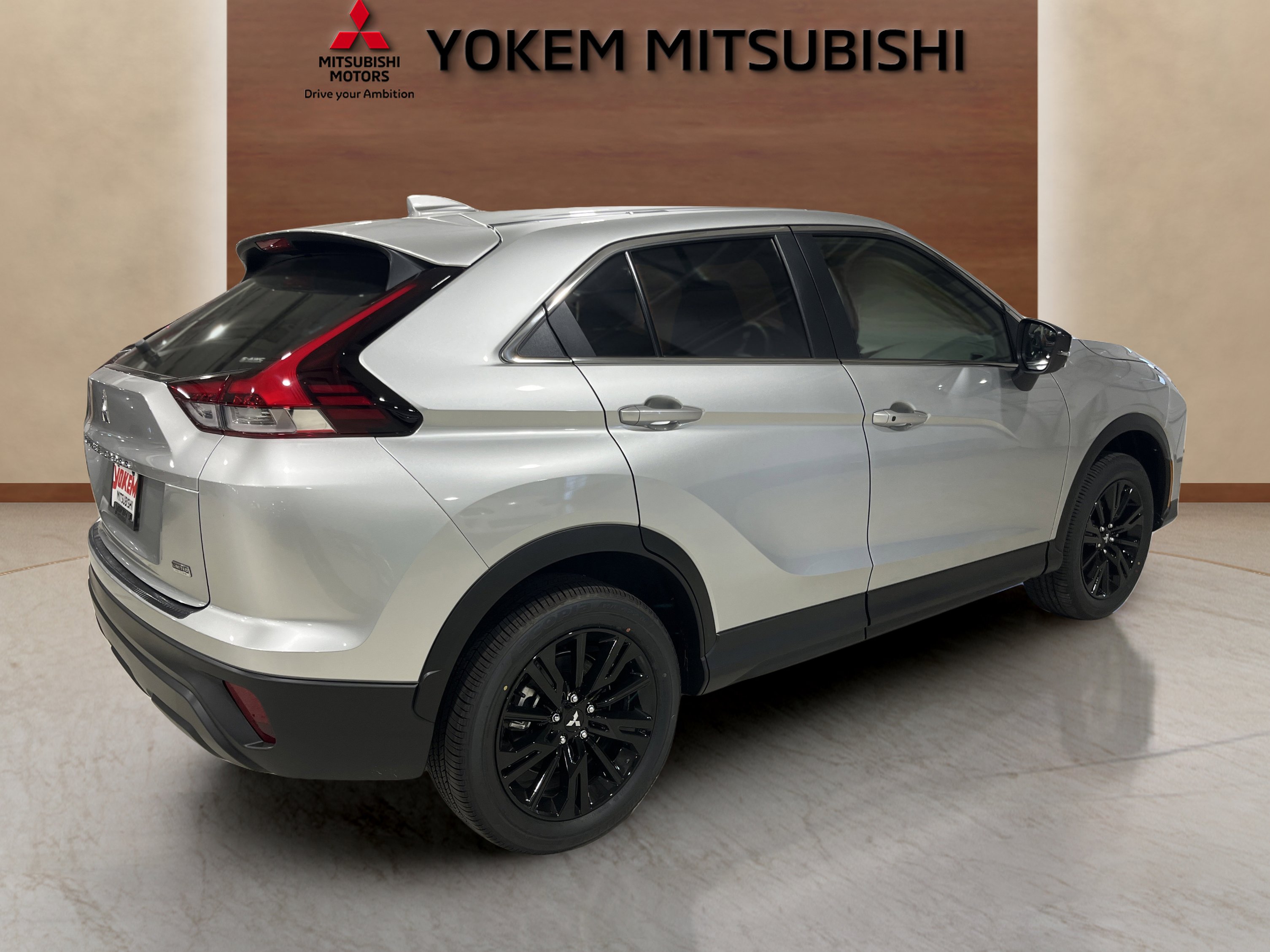 2025 Mitsubishi Eclipse Cross LE Ralliart photo 5