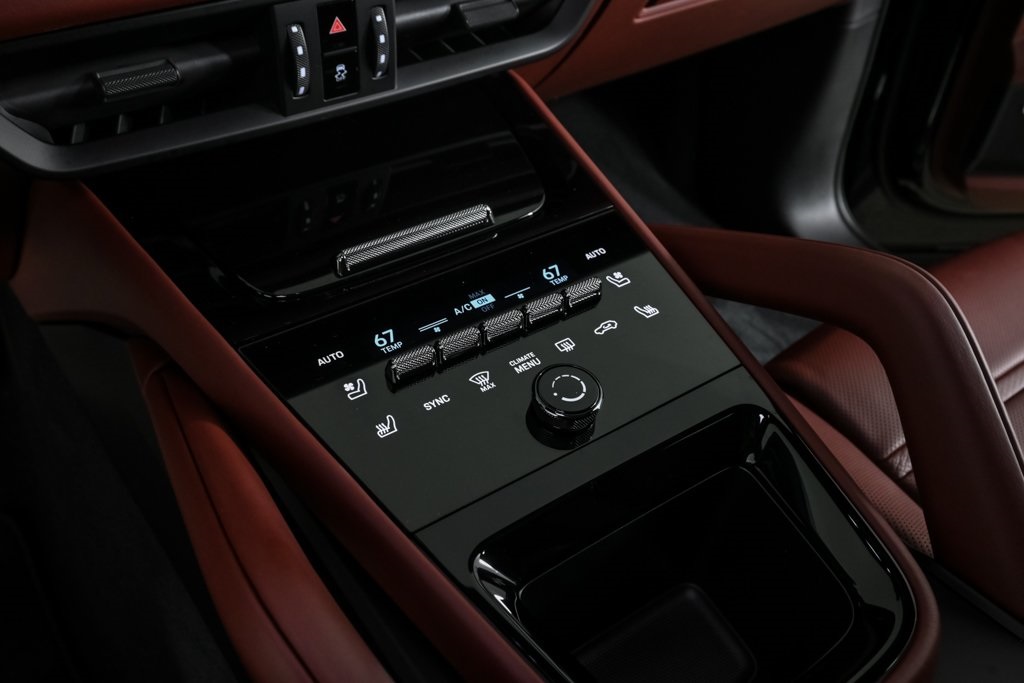 2025 Porsche Cayenne E-Hybrid S photo 18
