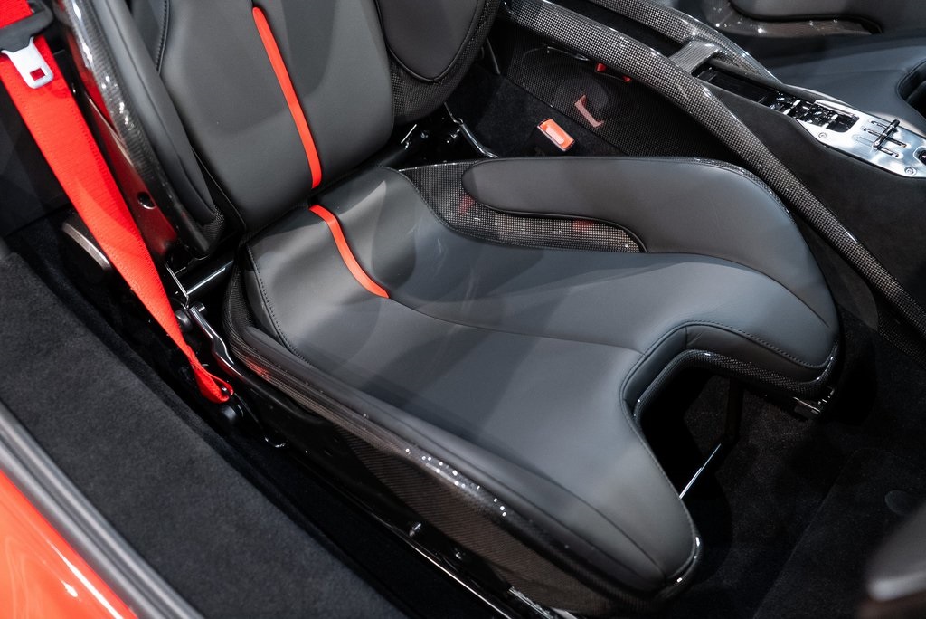 2023 Ferrari SF90 Spider Base photo 32