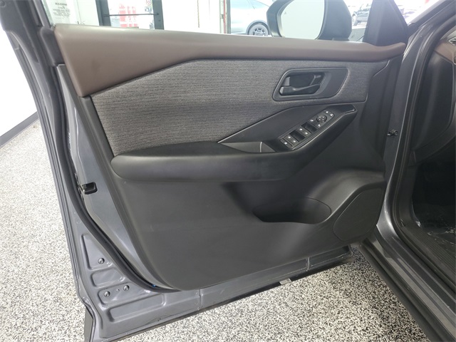 2023 Nissan Rogue S photo 7