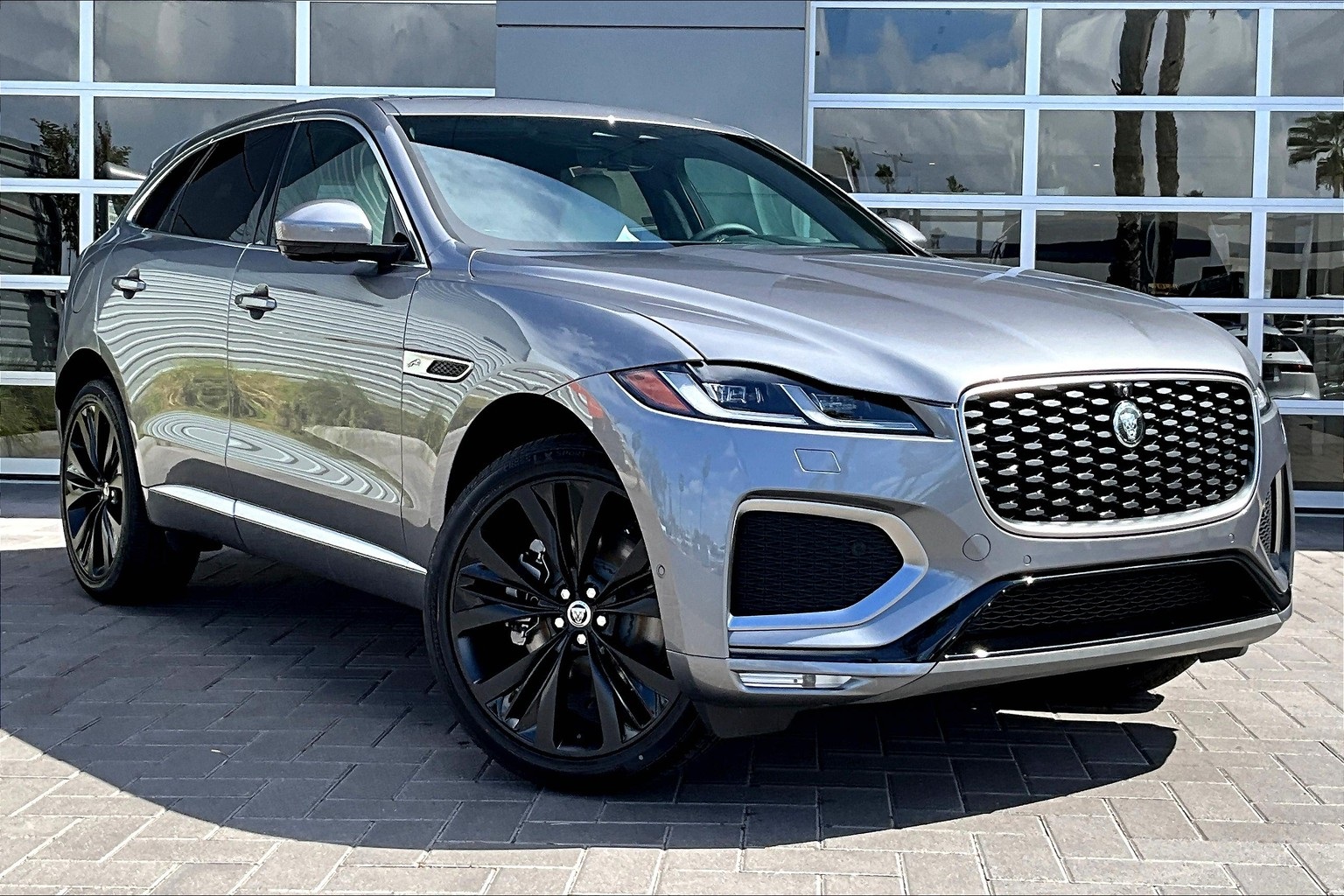 2026 Jaguar F-PACE P250 R-Dynamic S photo 2