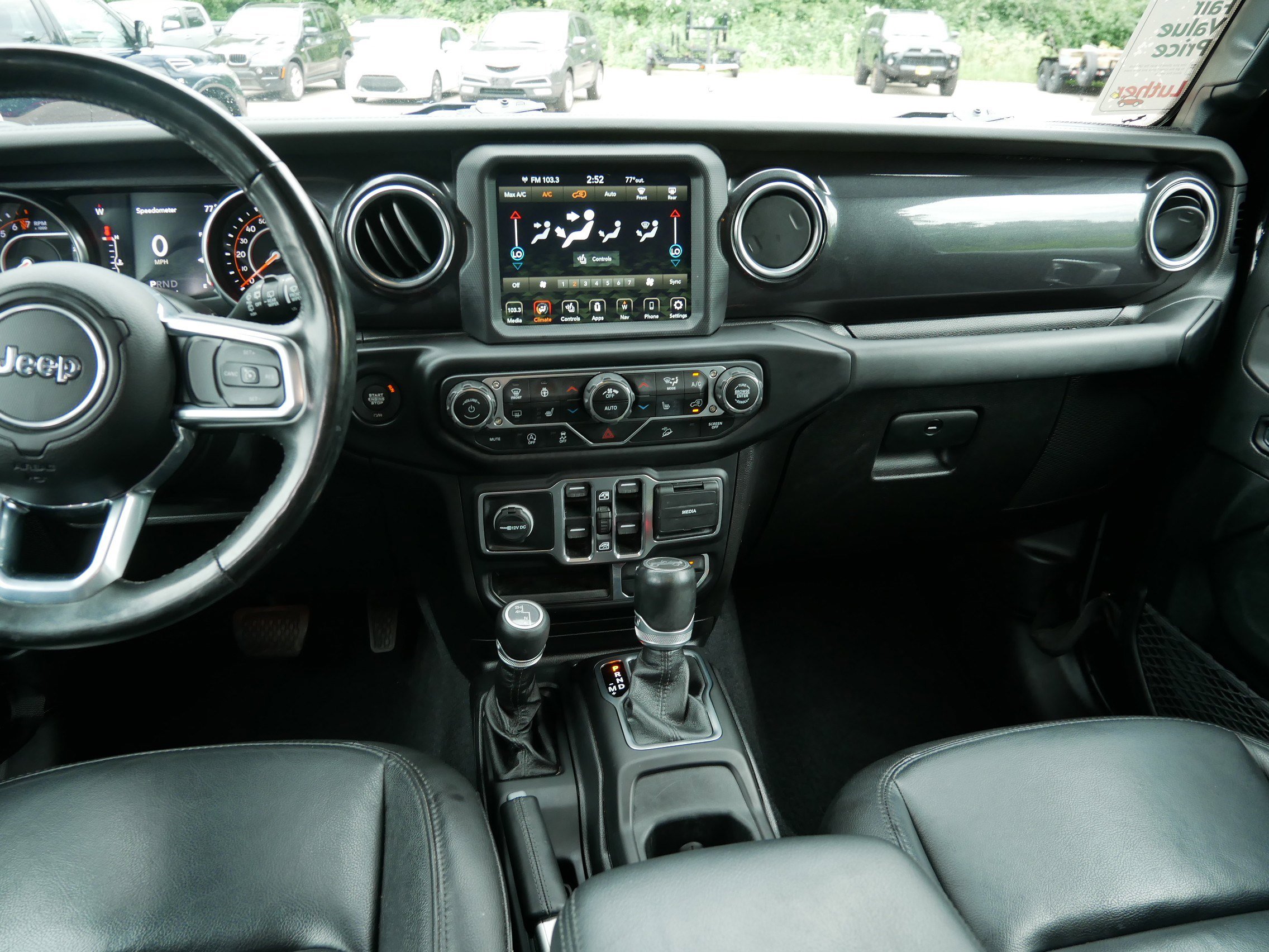 2020 Jeep Wrangler Unlimited Sahara Altitude photo 10