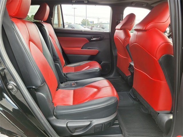 2023 Toyota Highlander XSE photo 16