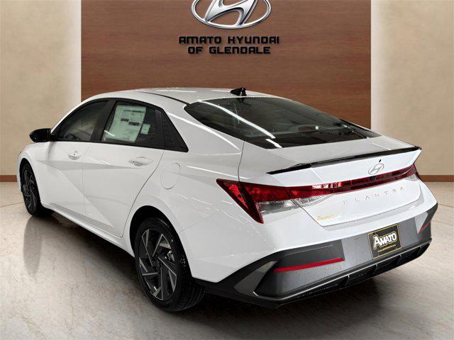 2025 Hyundai Elantra SEL Sport photo 4