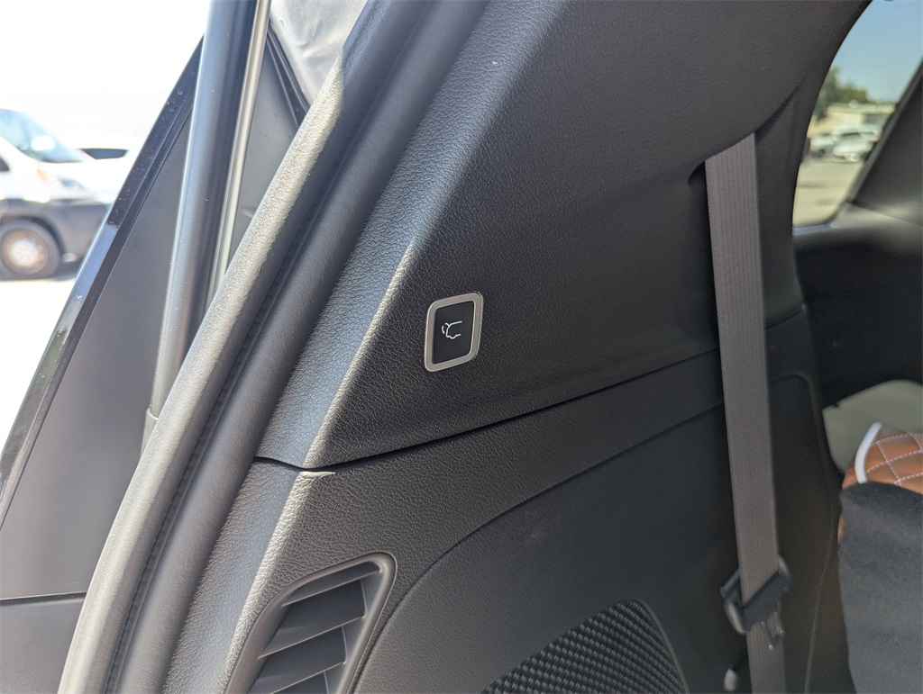 2026 Chrysler Pacifica Pinnacle photo 29
