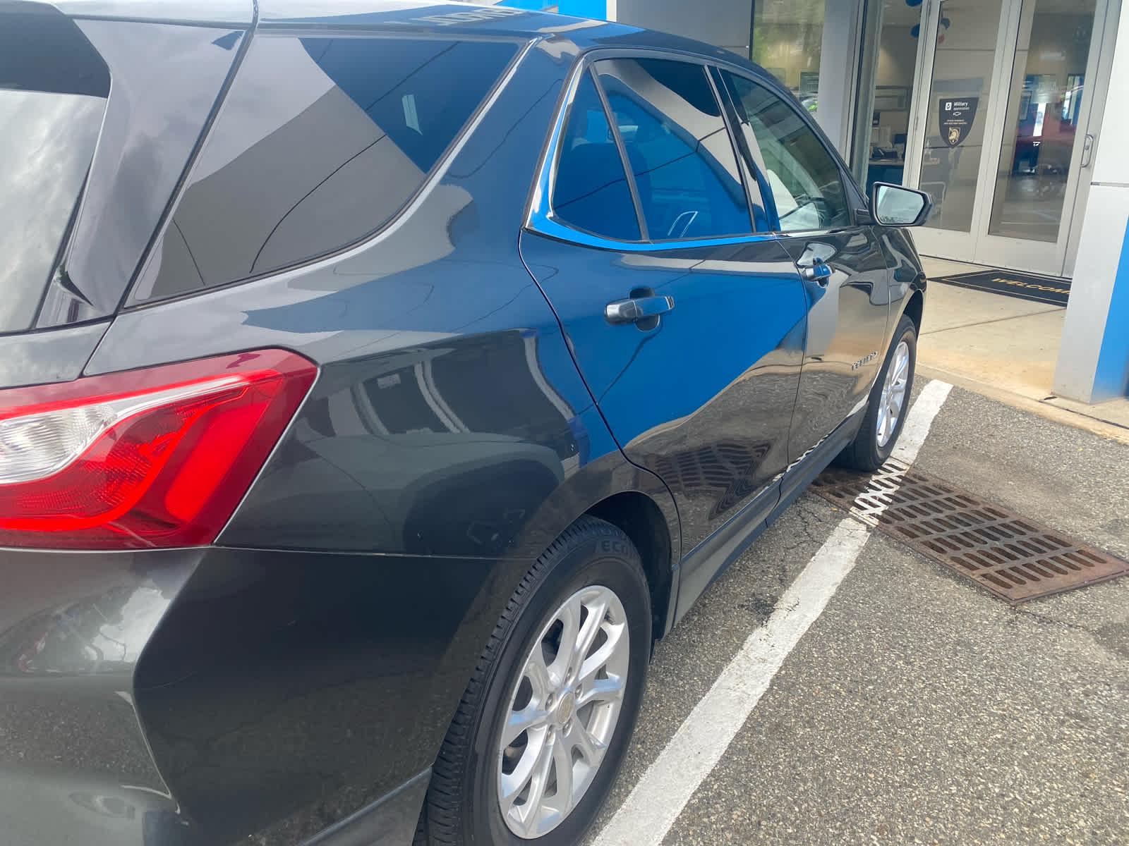2020 Chevrolet Equinox LT photo 2