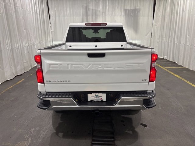 2026 Chevrolet Silverado 1500 LT photo 3