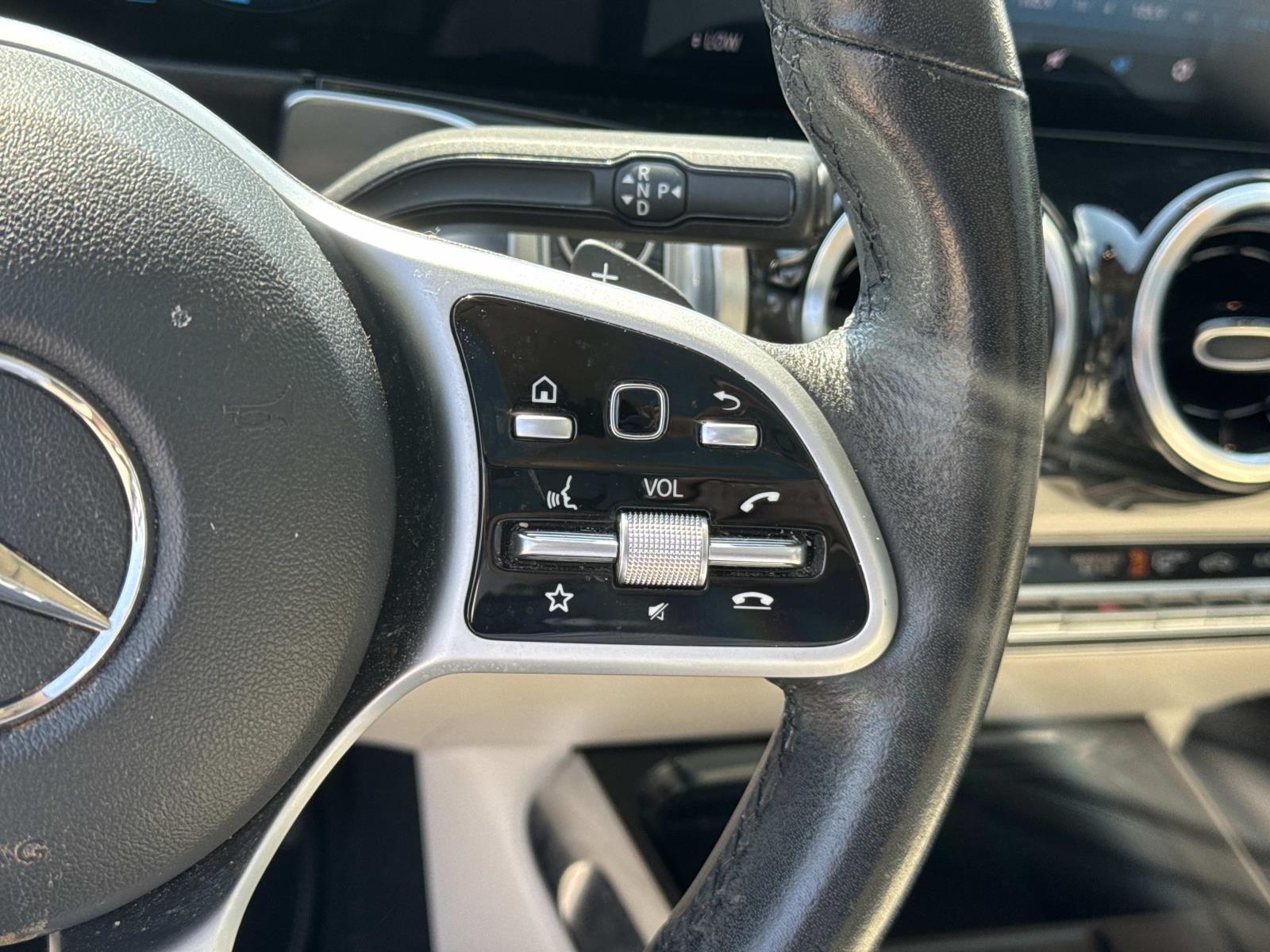 2020 Mercedes Benz GLB 250 photo 21