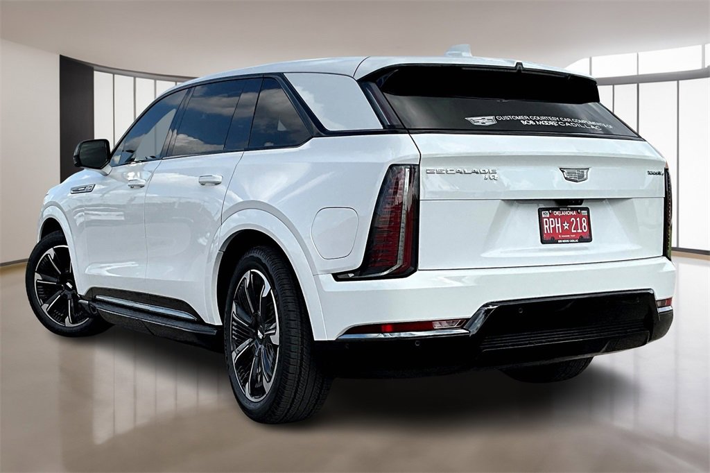 2025 Cadillac Escalade IQ Sport photo 3