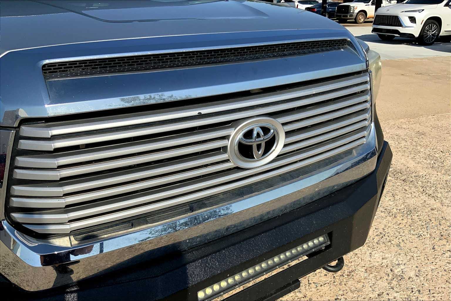 2017 Toyota Tundra Limited photo 27
