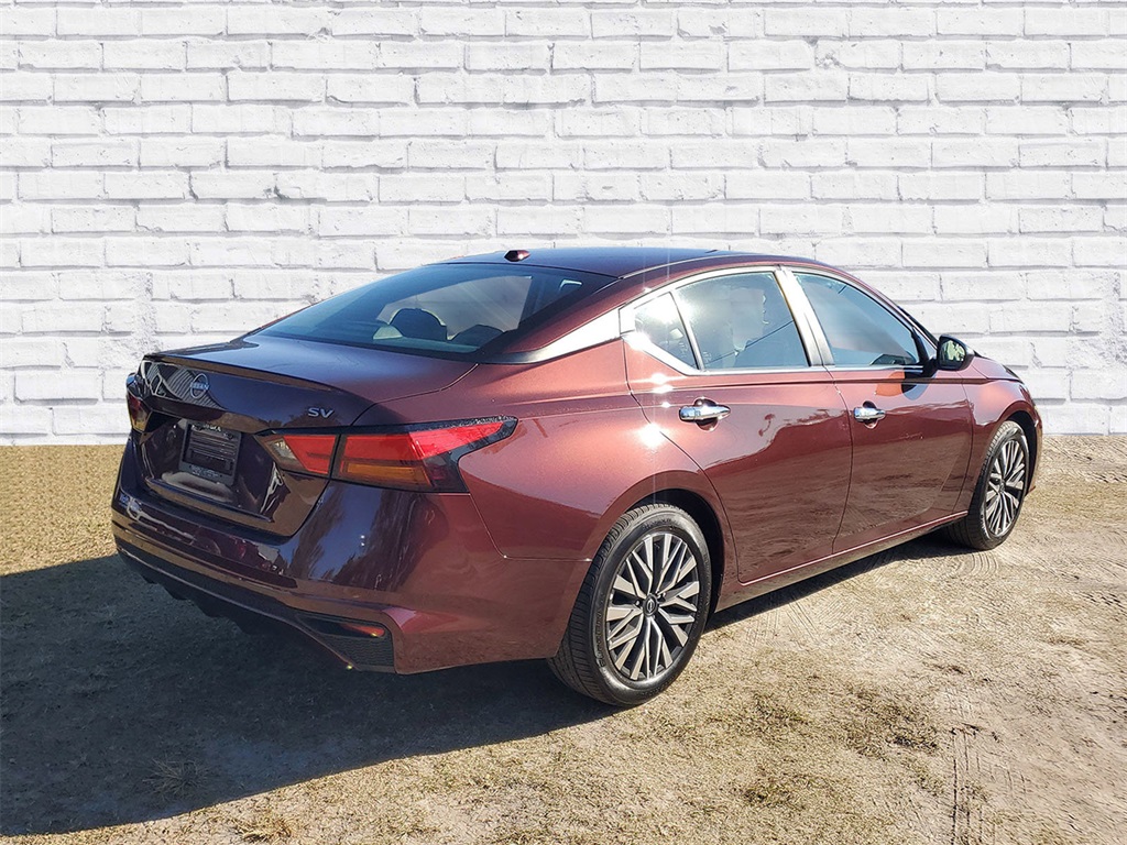 2024 Nissan Altima 2.5 SV photo 2