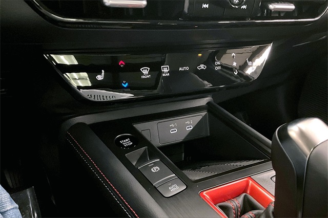 2025 Nissan Kicks SR photo 22