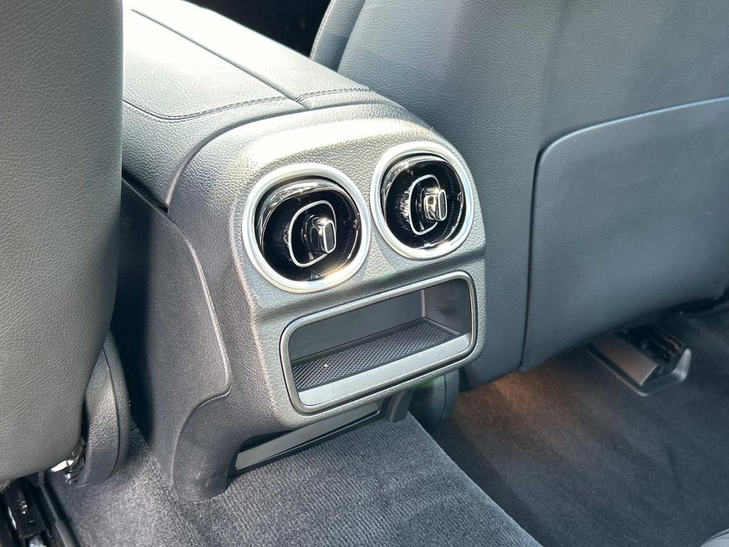 2024 Mercedes Benz C 300 4MATIC photo 32