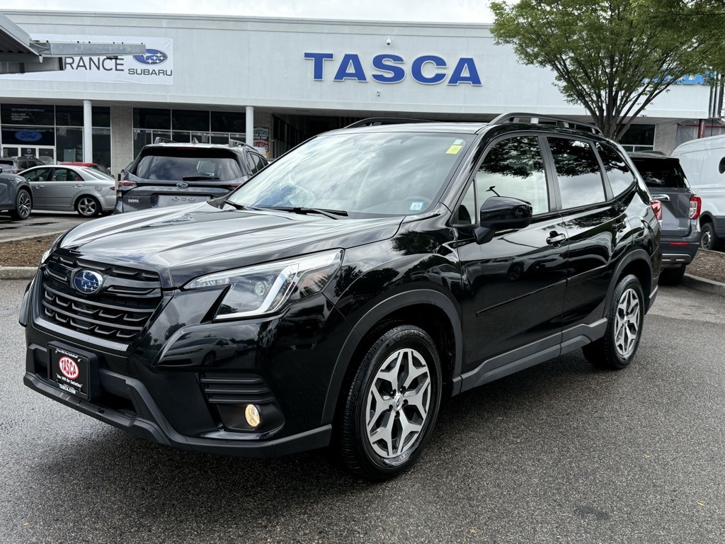 Used 2022 Crystal Black Silica Subaru Premium image 1