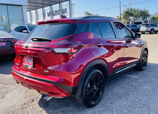 2023 Nissan Kicks SR photo 6