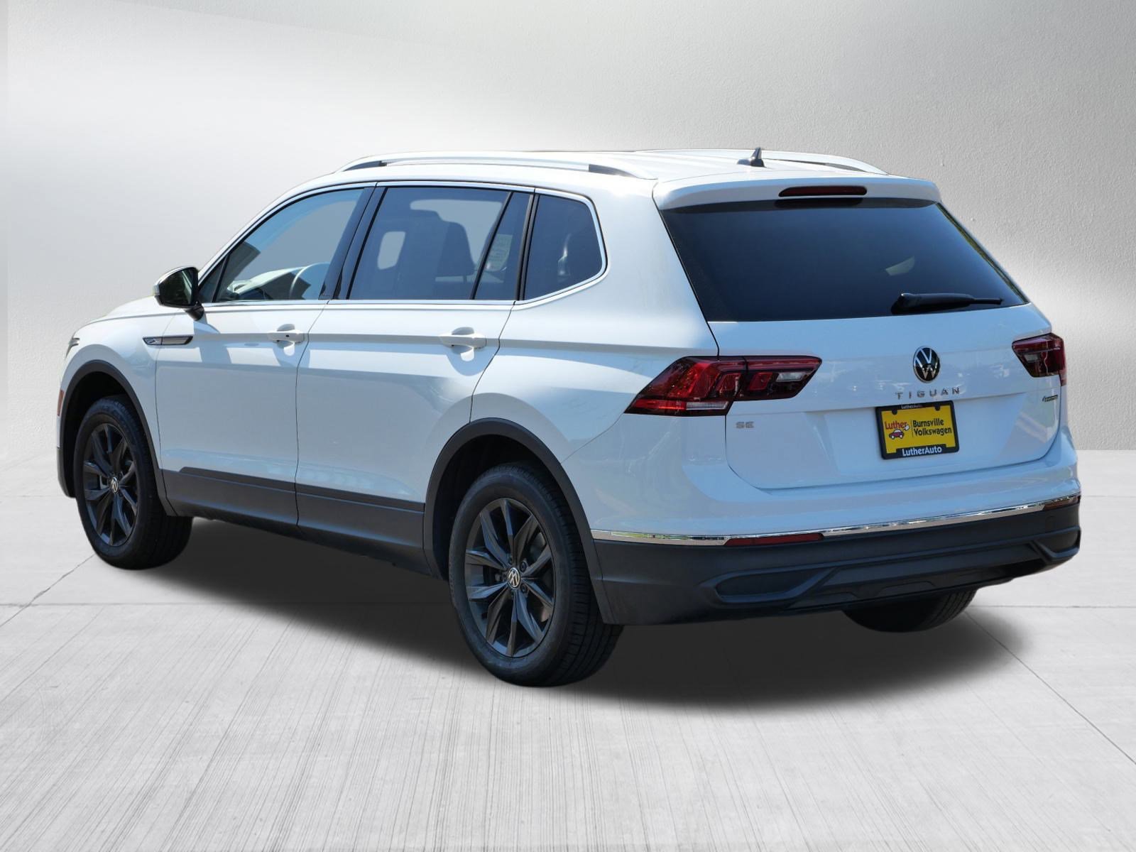 2024 Volkswagen Tiguan SE Wolfsburg Edition photo 4