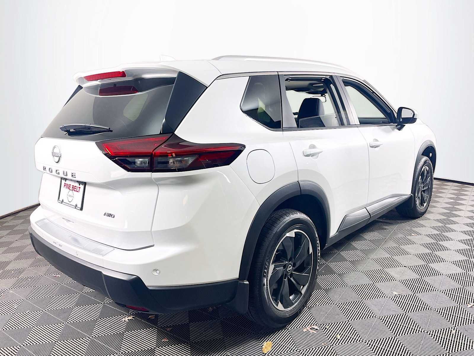 2026 Nissan Rogue SV photo 3