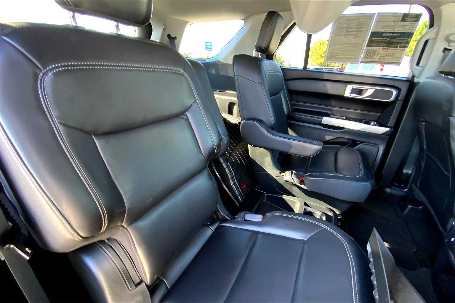 2021 Ford Explorer XLT photo 17