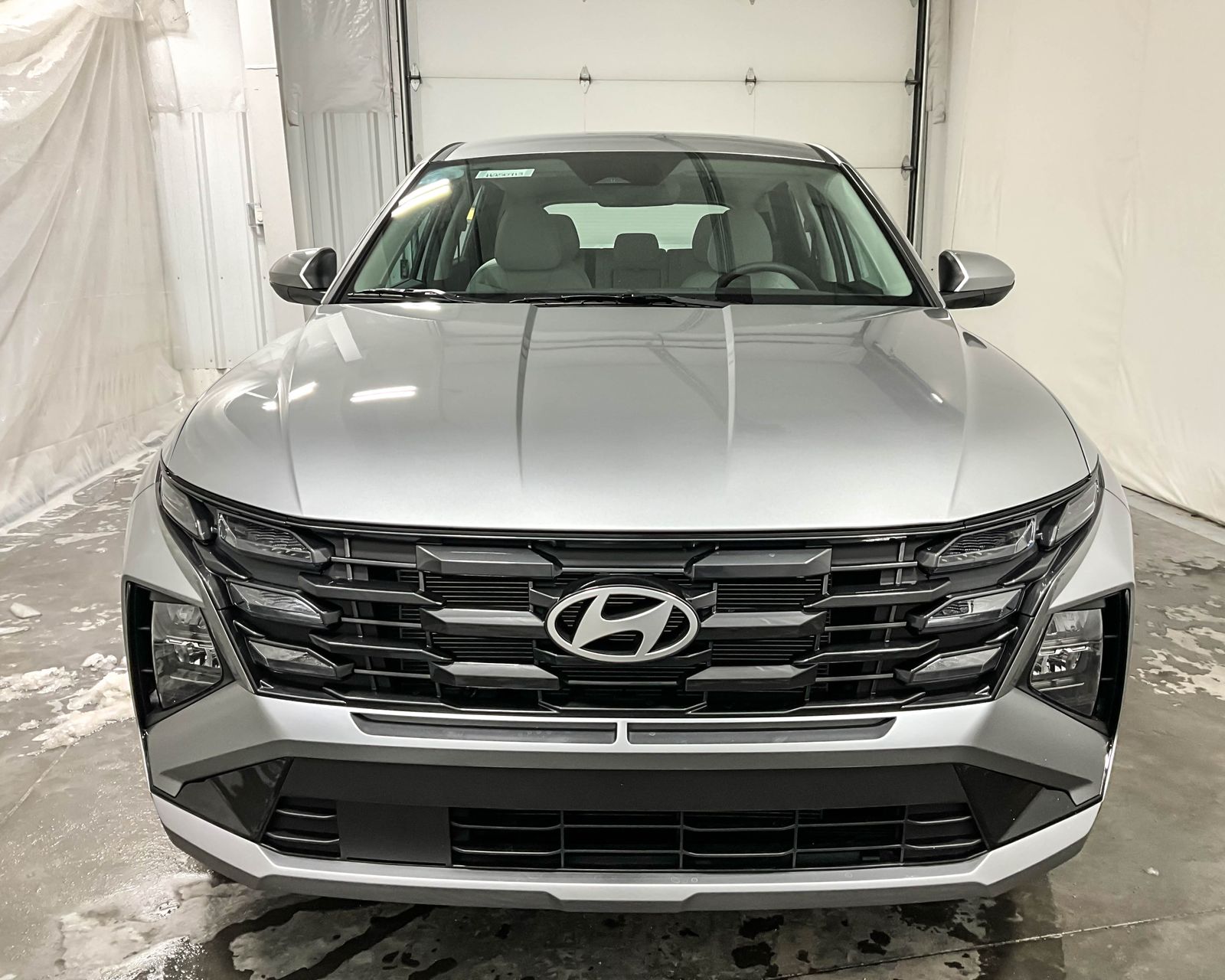 2025 Hyundai Tucson SE photo 2