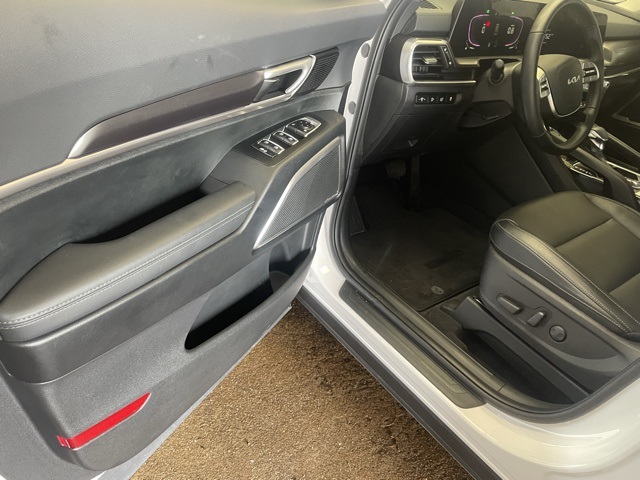 2025 Kia Telluride S photo 18