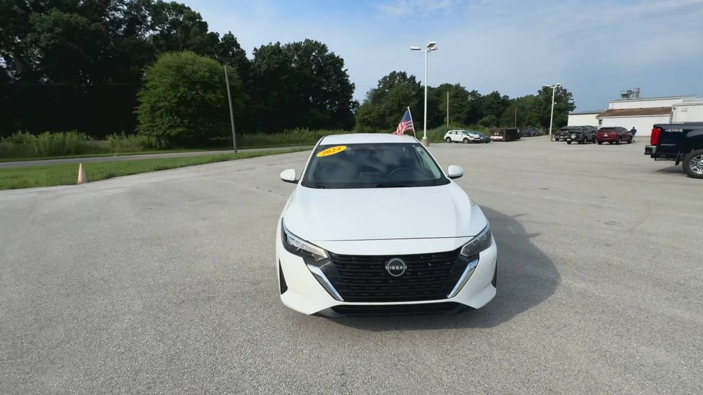 2024 Nissan Sentra SV photo 3