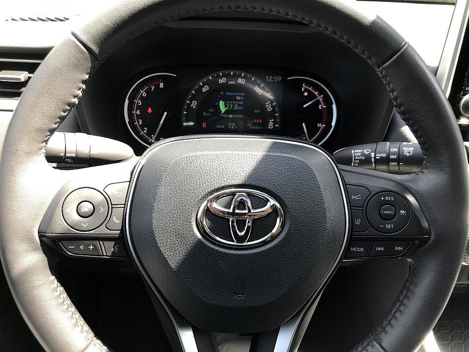 2023 Toyota RAV4 XLE Premium photo 22
