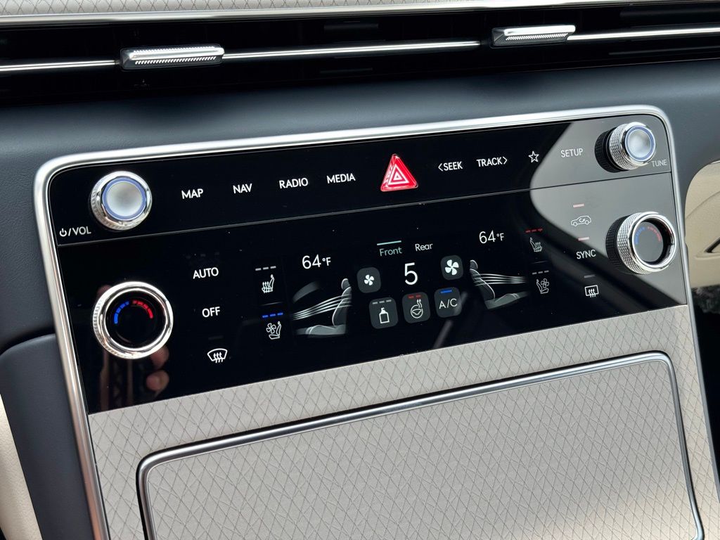 2025 Genesis GV80 3.5T Prestige photo 31