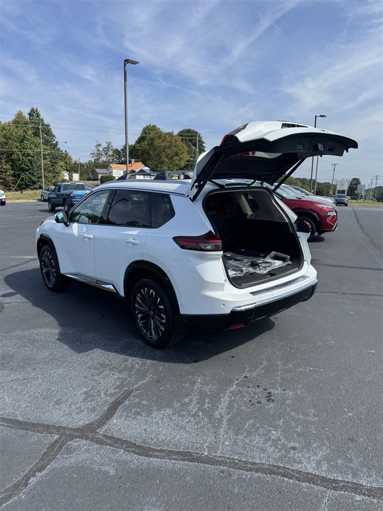 2026 Nissan Rogue Platinum photo 15
