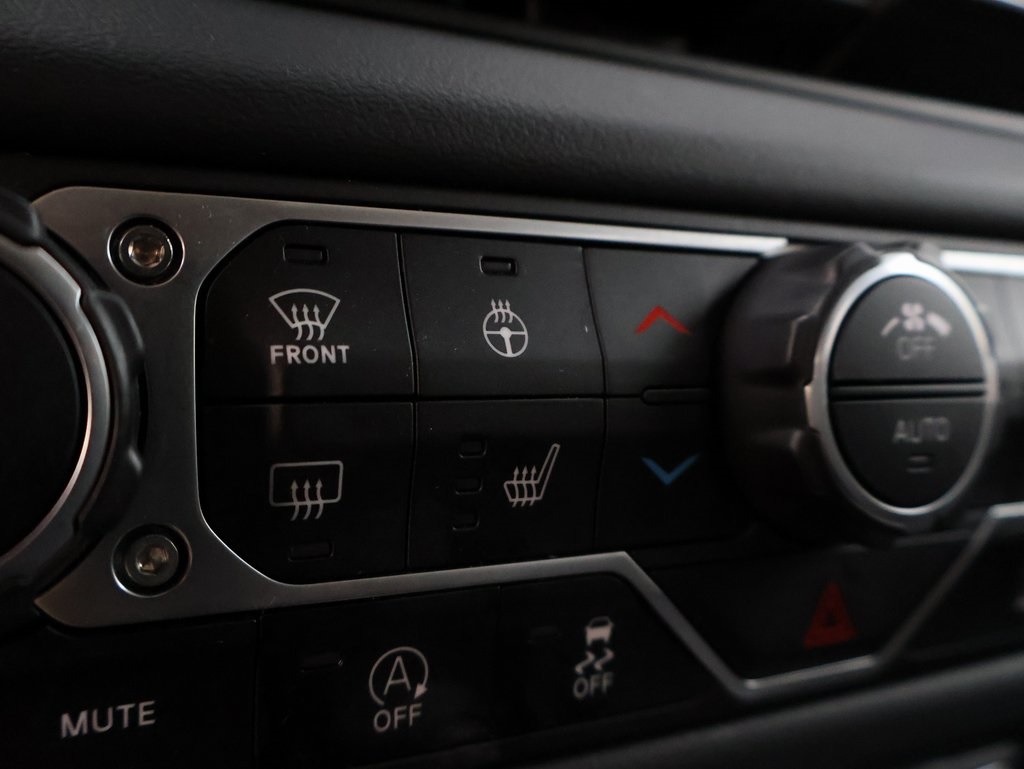 2024 Jeep Wrangler Sahara photo 33