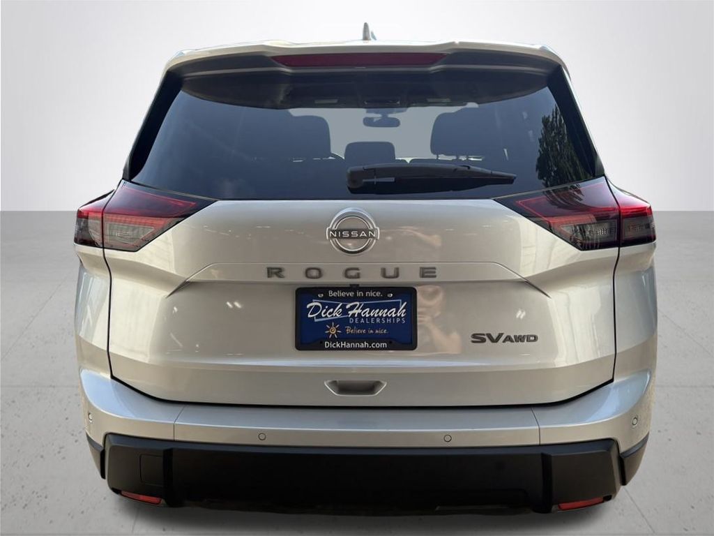 2024 Nissan Rogue SV photo 4
