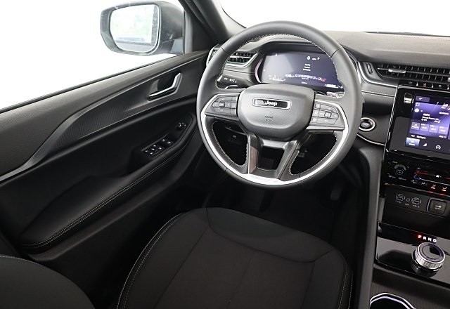 2025 Jeep Grand Cherokee Laredo X photo 8
