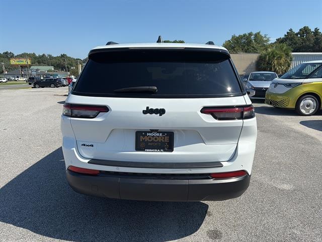 2024 Jeep Grand Cherokee Laredo photo 4