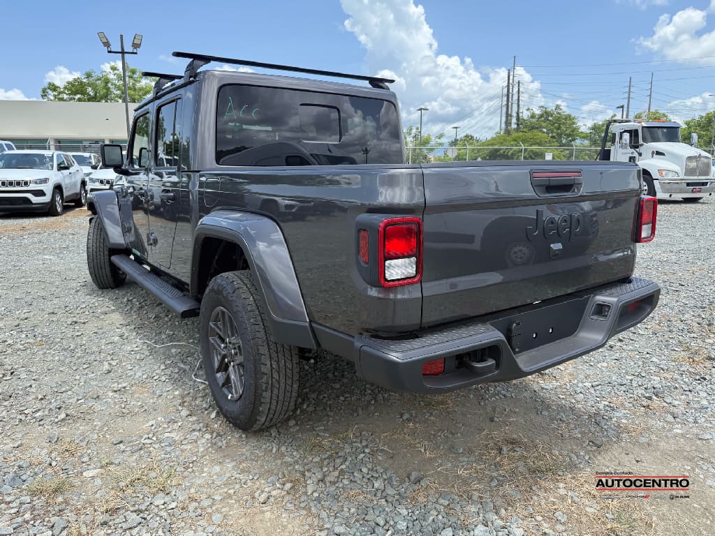 2025 Jeep Gladiator Sport photo 2