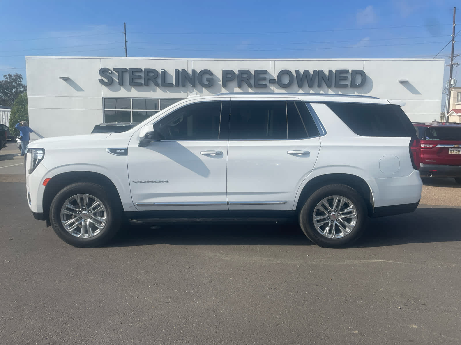 2024 GMC Yukon SLT's photo