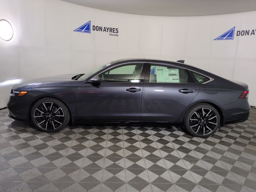 2025 Honda Accord Hybrid Touring photo 2