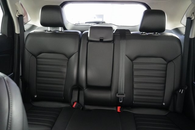 2020 Ford Edge SEL photo 28