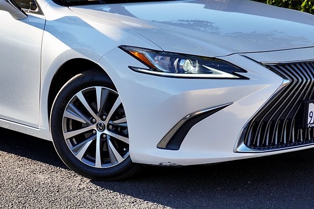 2019 Lexus ES 350 photo 3