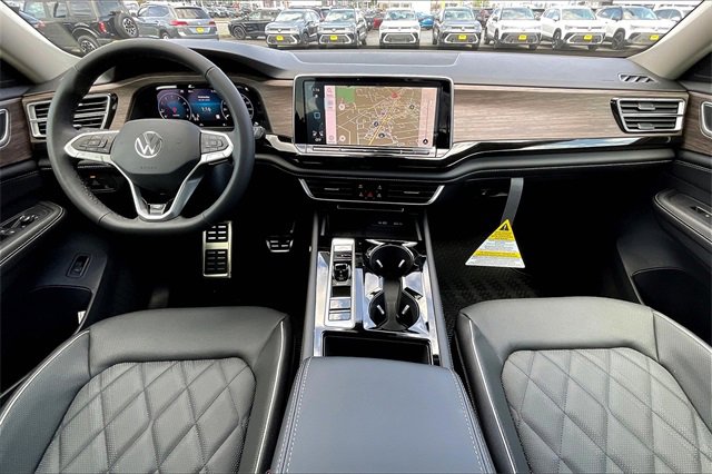 2025 Volkswagen Atlas SEL Premium R-Line photo 5
