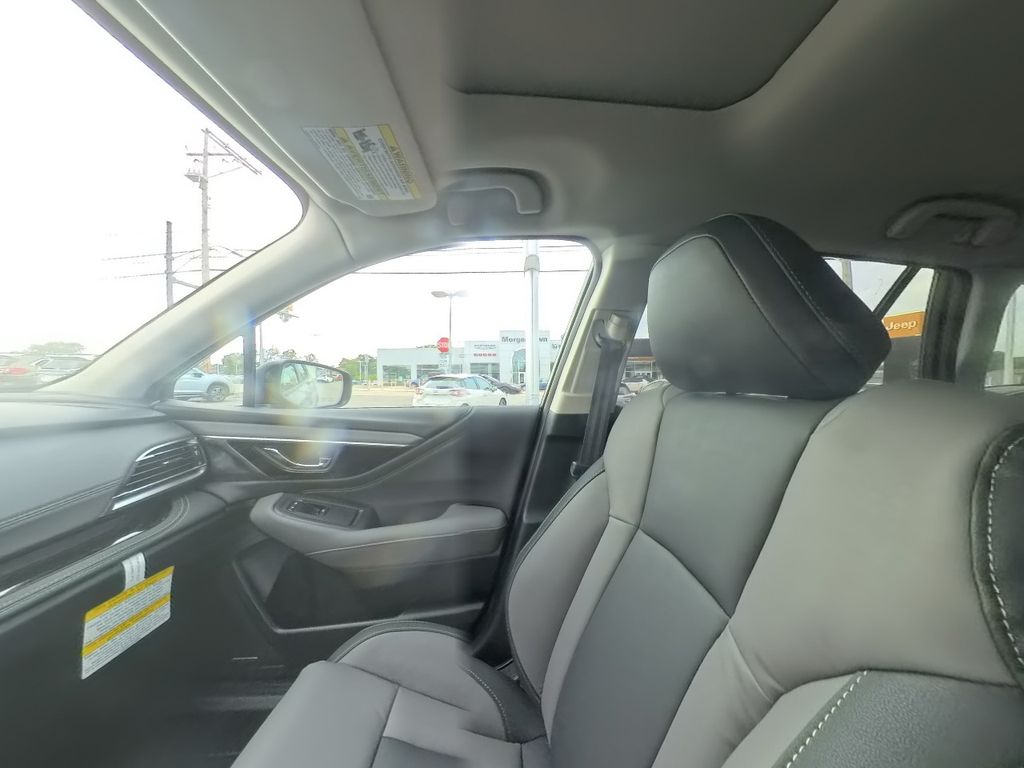 2025 Subaru Outback Onyx Edition photo 25
