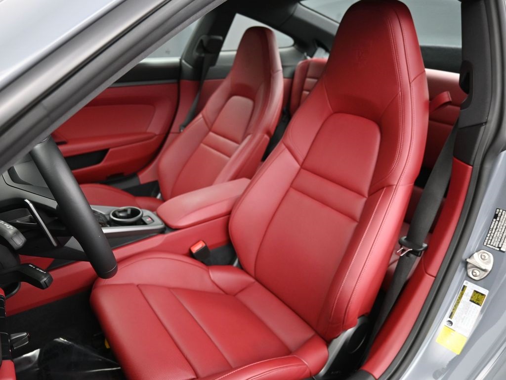 2024 Porsche 911 T 4 photo 5