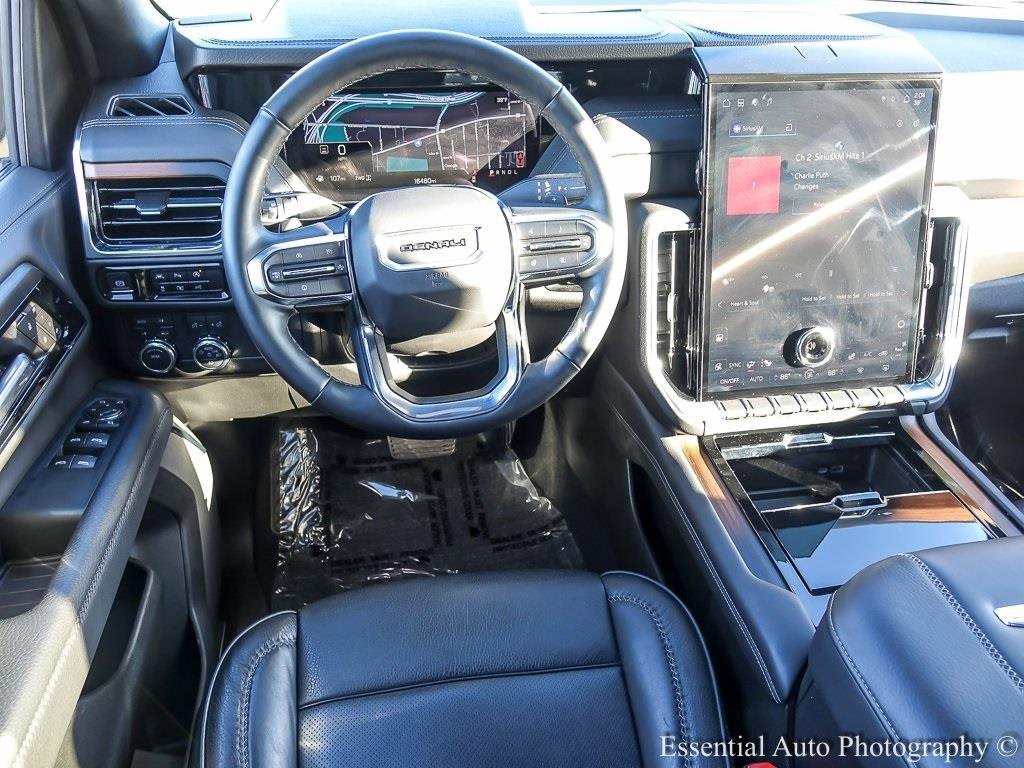 2025 GMC YUKON - Image 12